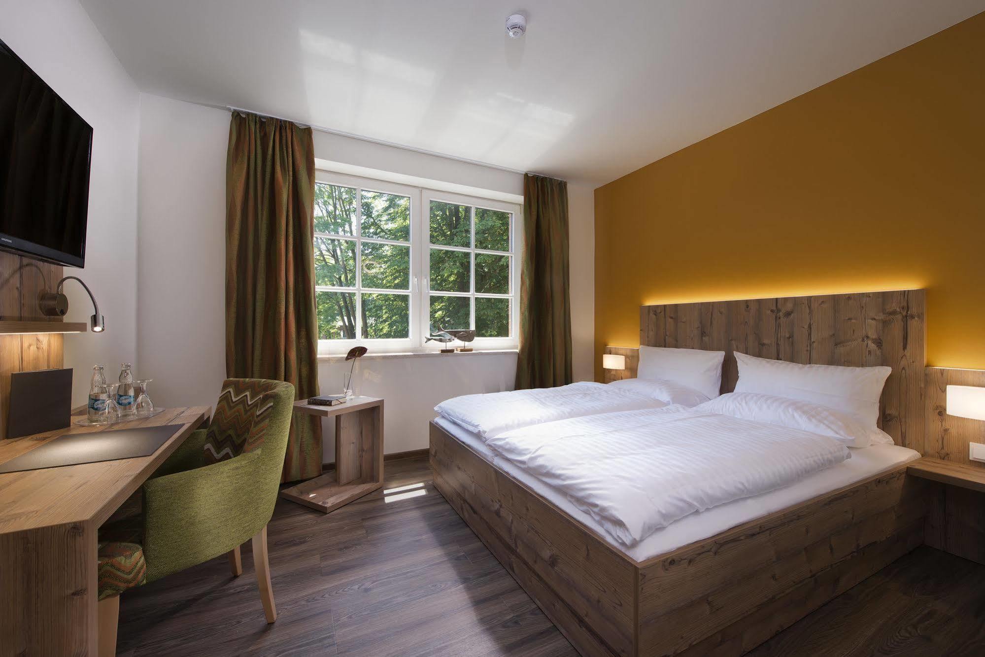 Susewind Hotel รอสต็อค ภายนอก รูปภาพ